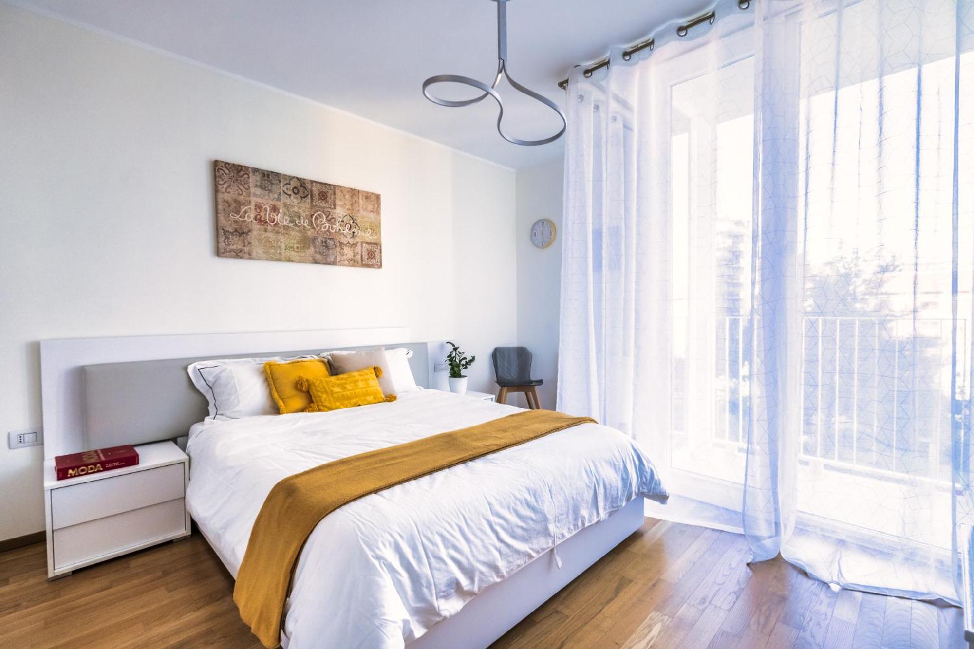 Ferienwohnung 5 Min Walk From Subway Elegant & Modern Mailand Exterior foto